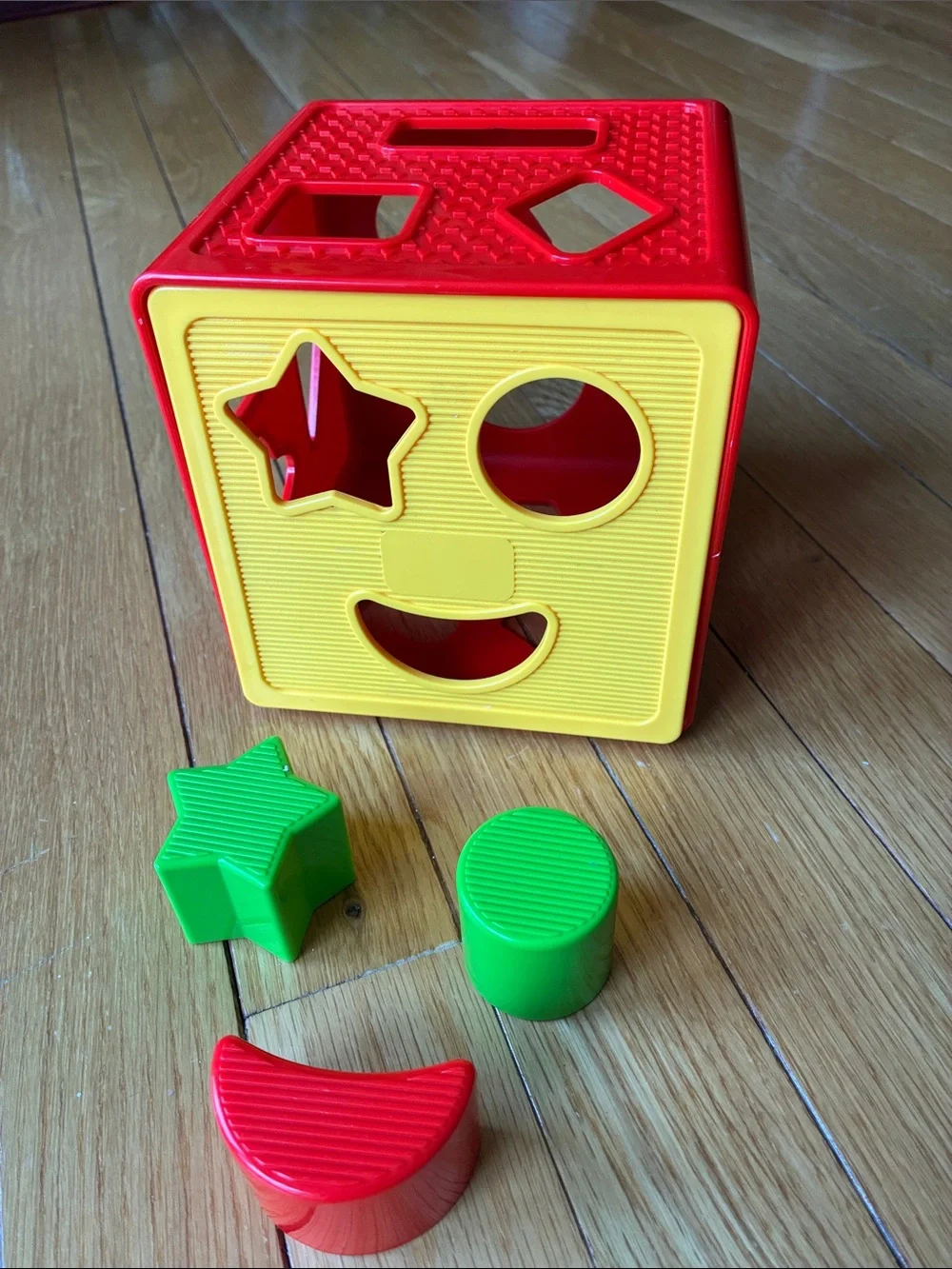 Play22 - Baby Shape Sorter Cube Box